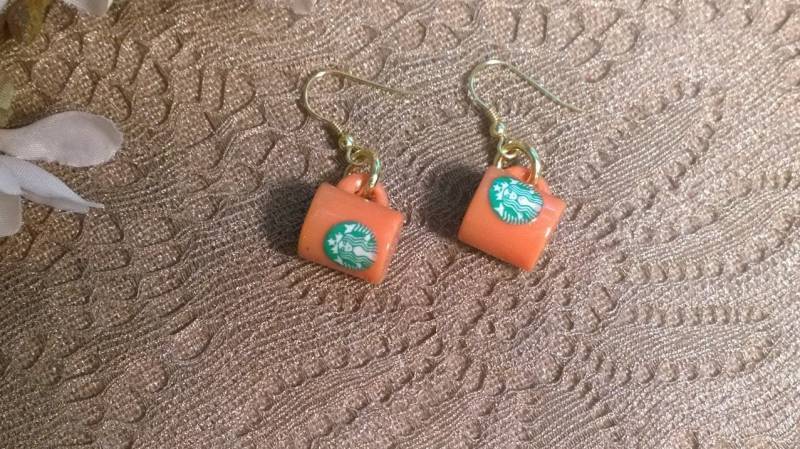 Orange Kaffeetasse Ohrringe, Starbucks Kaffee 14K Vergoldete Ohrhaken, Kostenloser Versand von AllMyLoveofCrafts