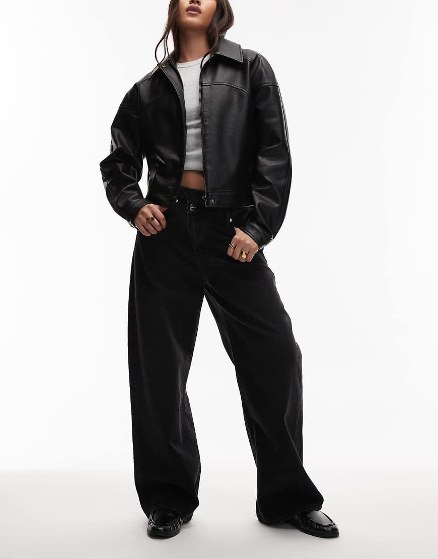 AllSaints - Aki - Denim-Jeans in verwaschenem Schwarz mit weitem Bein und überkreuztem Bund von AllSaints