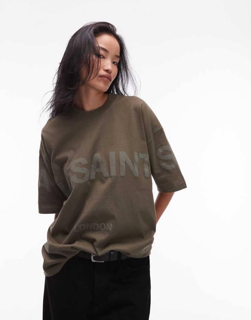 AllSaints - Biggy - Oversize-T-Shirt in Khaki mit farblich abgestimmtem Logo-Grün von AllSaints