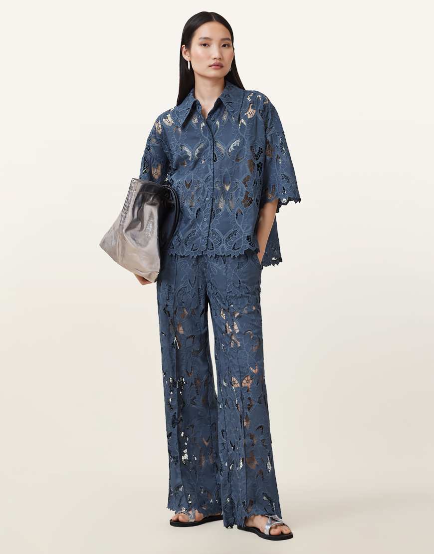 AllSaints - Charli - Bestickte Hose in Staubblau von AllSaints