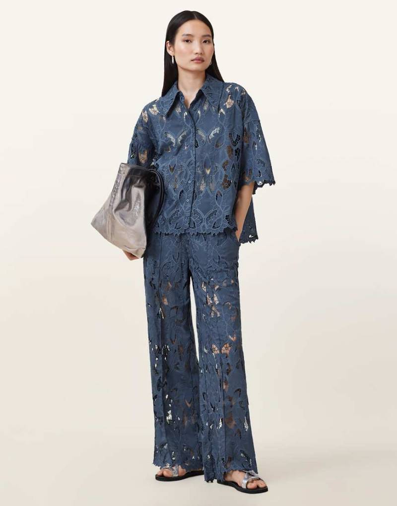 AllSaints - Charli - Bestickte Hose in Staubblau von AllSaints