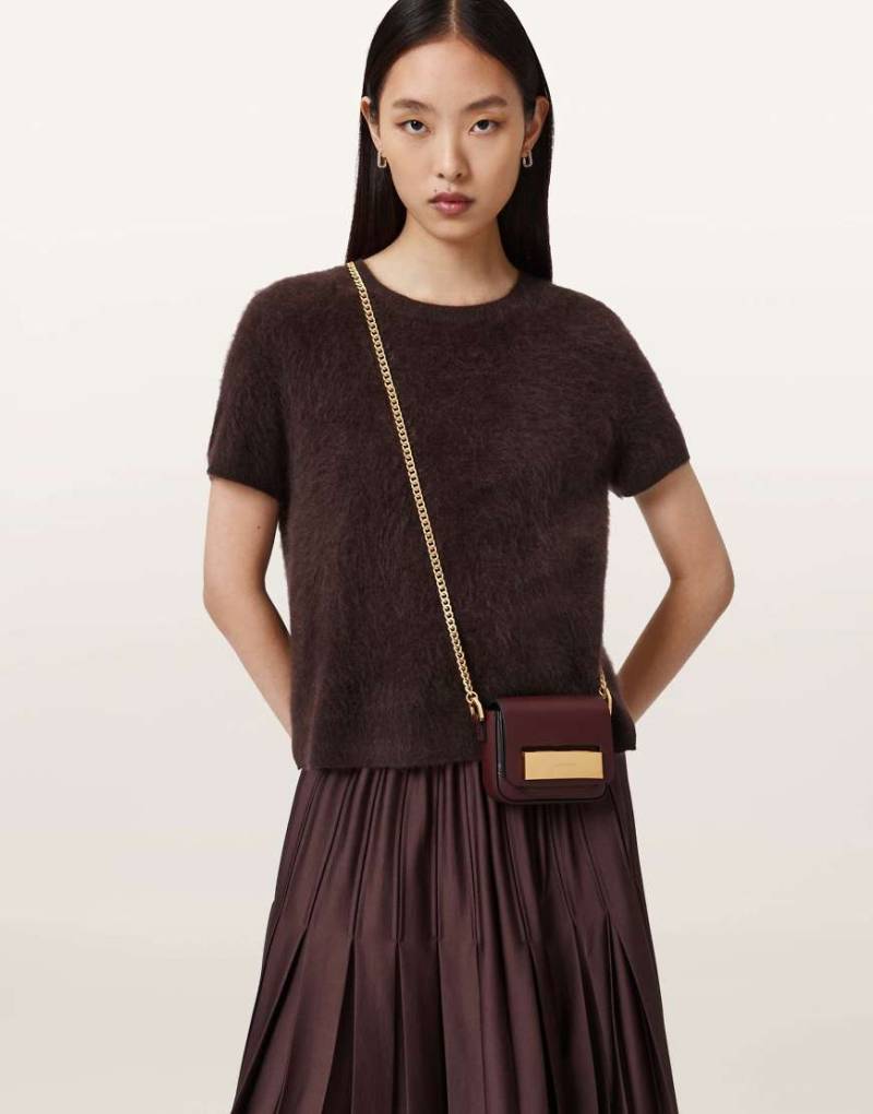AllSaints - Etta - Umhängetasche in Dunkelrot mit Kette von AllSaints