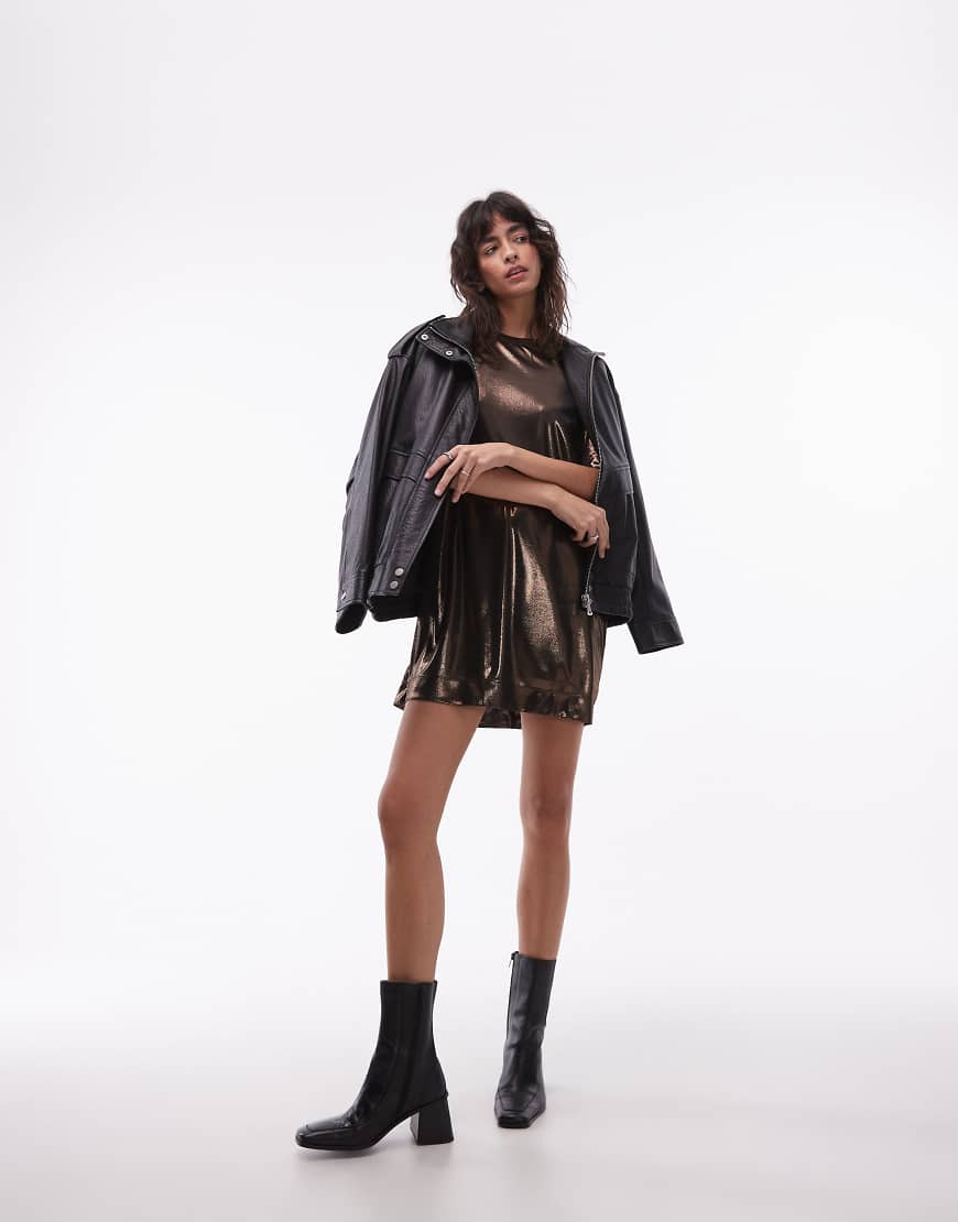 AllSaints - Glänzendes T-Shirt-Kleid in Metallic-Gold-Goldfarben von AllSaints