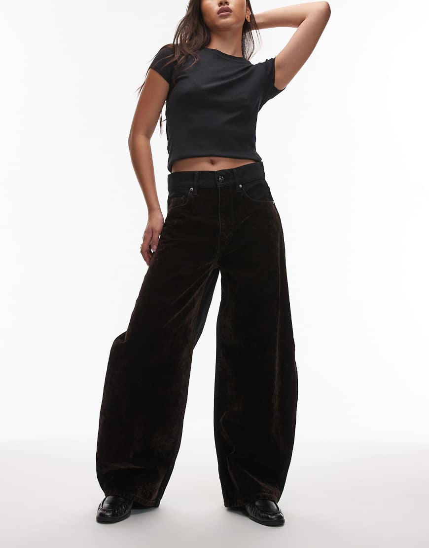 AllSaints - Helena - Jeans in Braun mit beflockten Details und weitem Bein-Brown von AllSaints