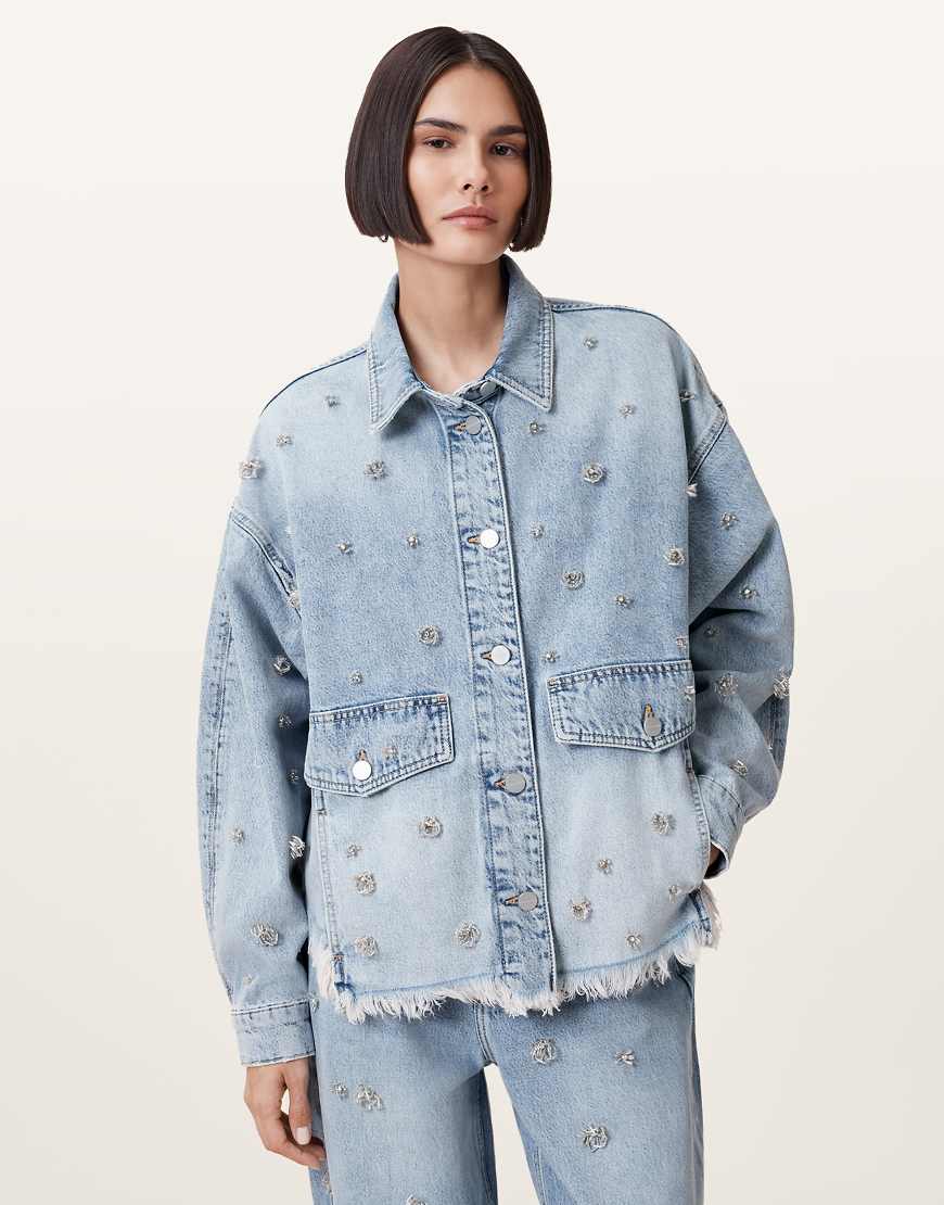 AllSaints - Hettie - Verzierte Hemdjacke in hellem Indigoblau AllSaints - Hettie - Verzierte Hemdjacke in hellem Indigoblau von AllSaints