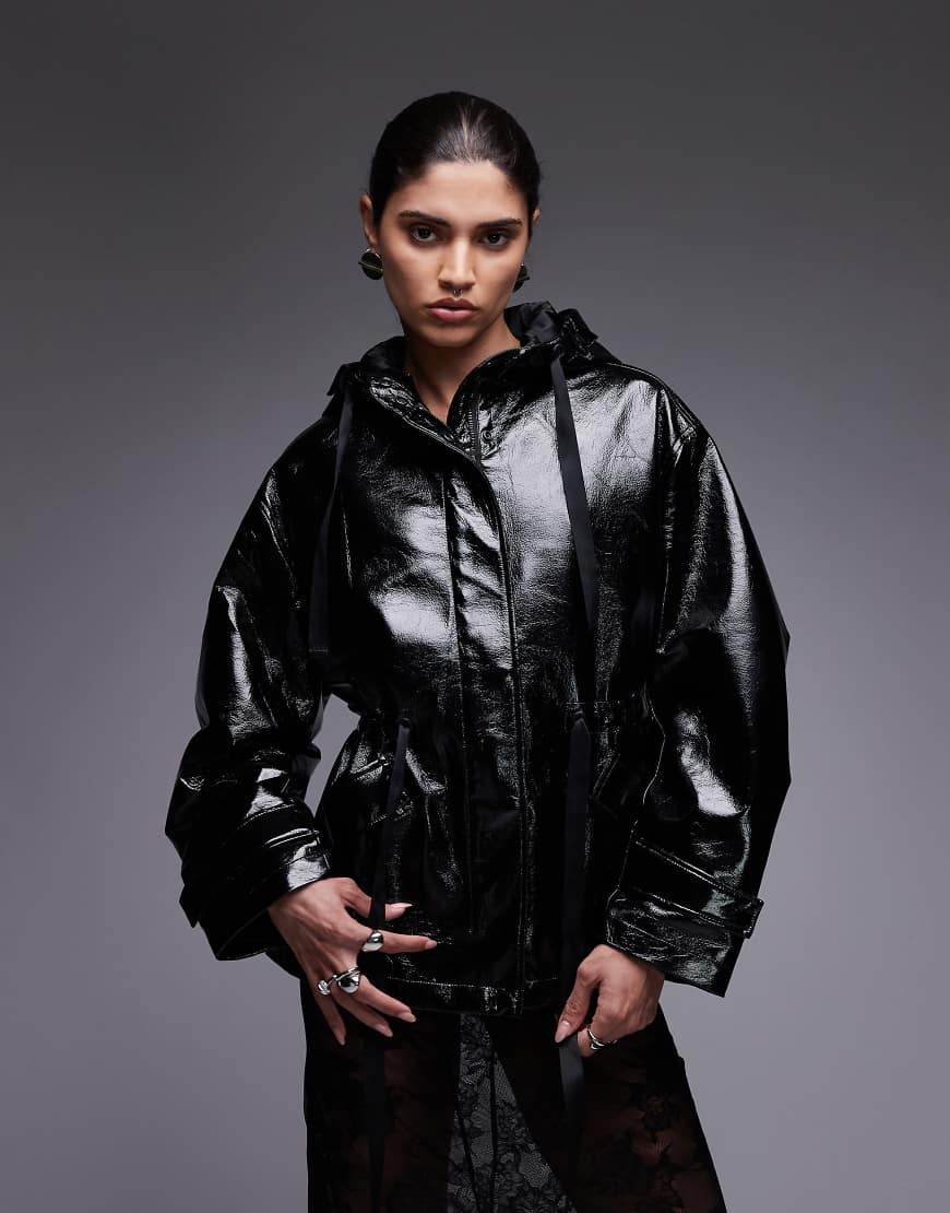 AllSaints - Kelsie - Glänzende Jacke in Schwarz von AllSaints