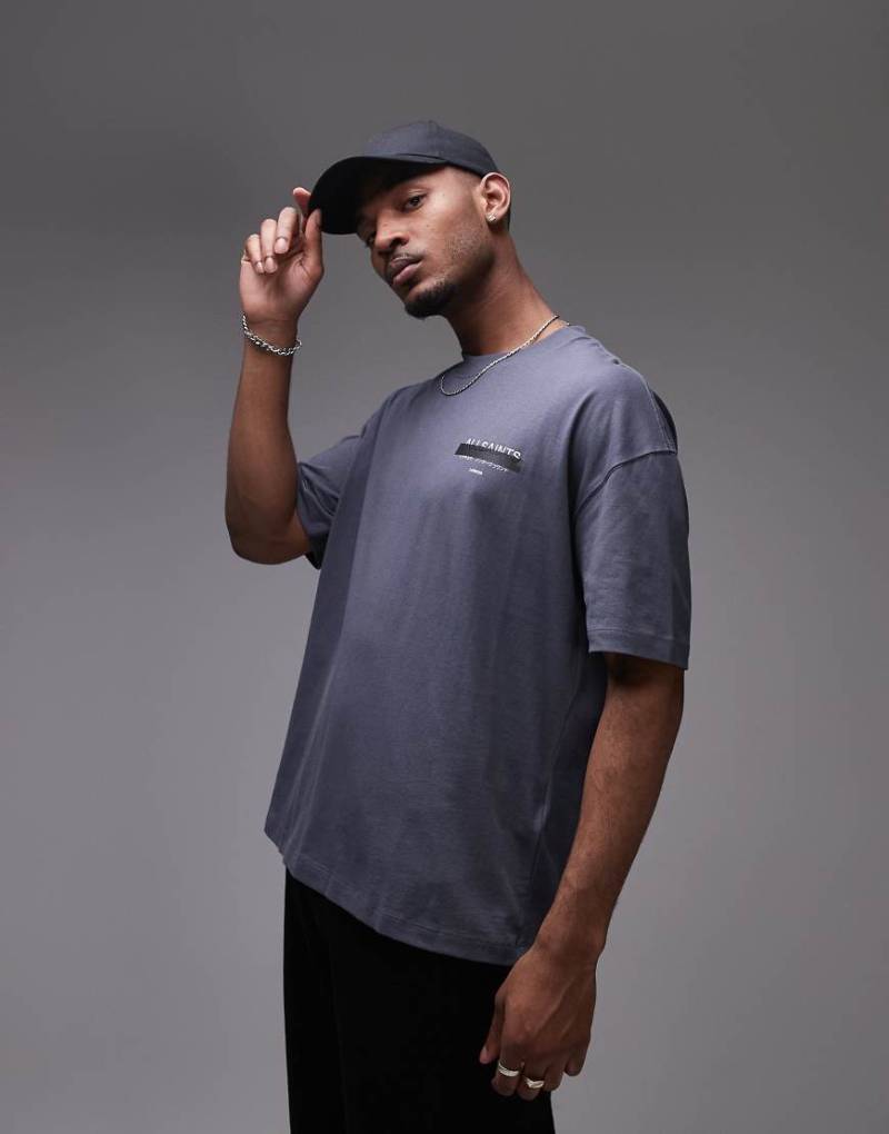 AllSaints Redact - Oversize-T-Shirt in Violett-Blau mit Logo-Stickerei von AllSaints