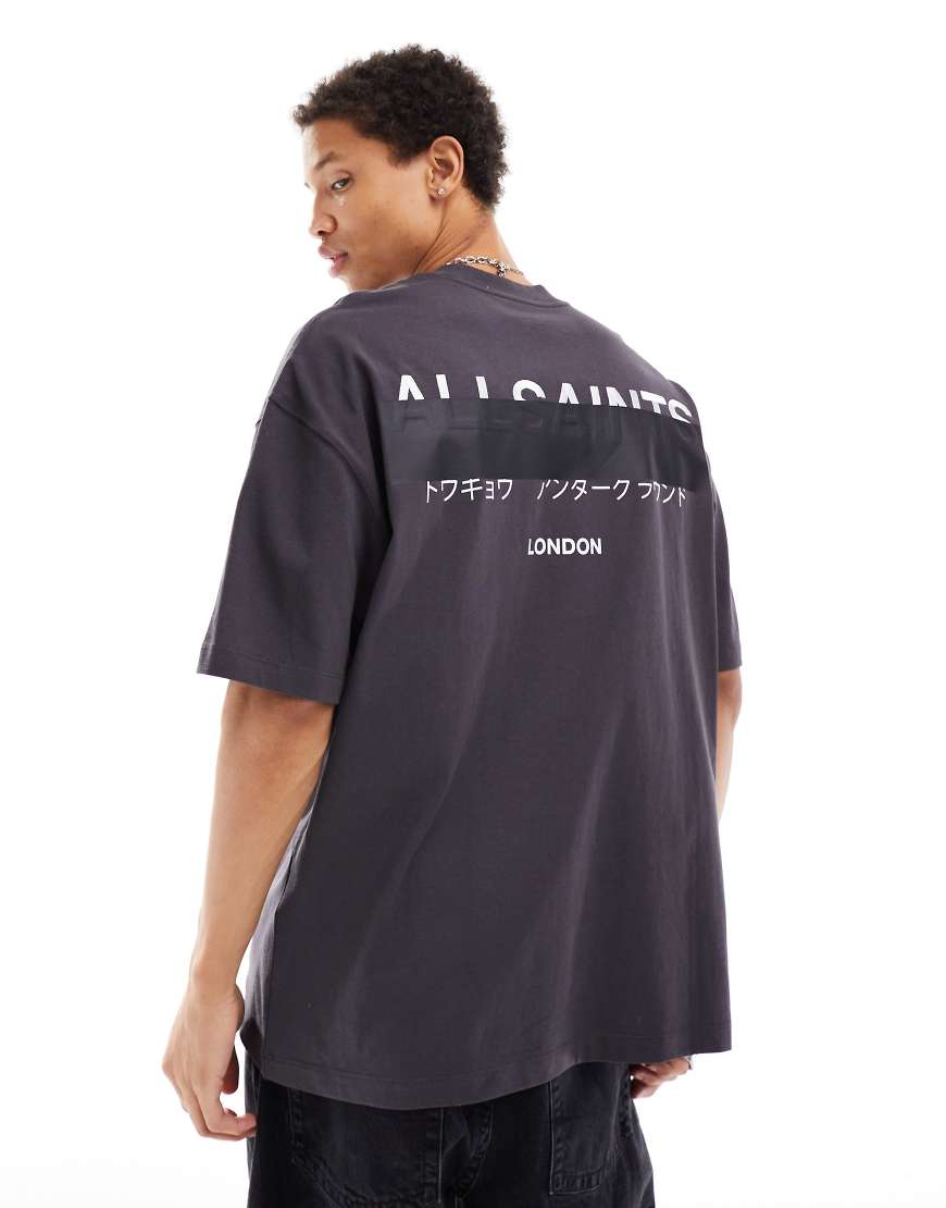 AllSaints Redact - Oversize-T-Shirt in verwaschenem Schwarz mit aufgesticktem Logo von AllSaints