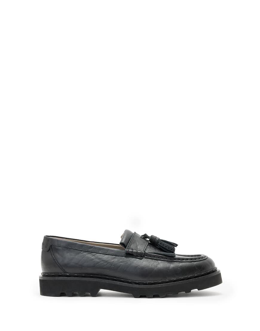 AllSaints - Skiff - Loafer in Schwarz mit Narbung und Quasten von AllSaints