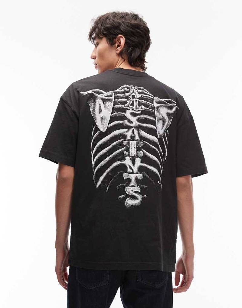 AllSaints - T-Shirt in Schwarz mit Anatomie-Grafik von AllSaints