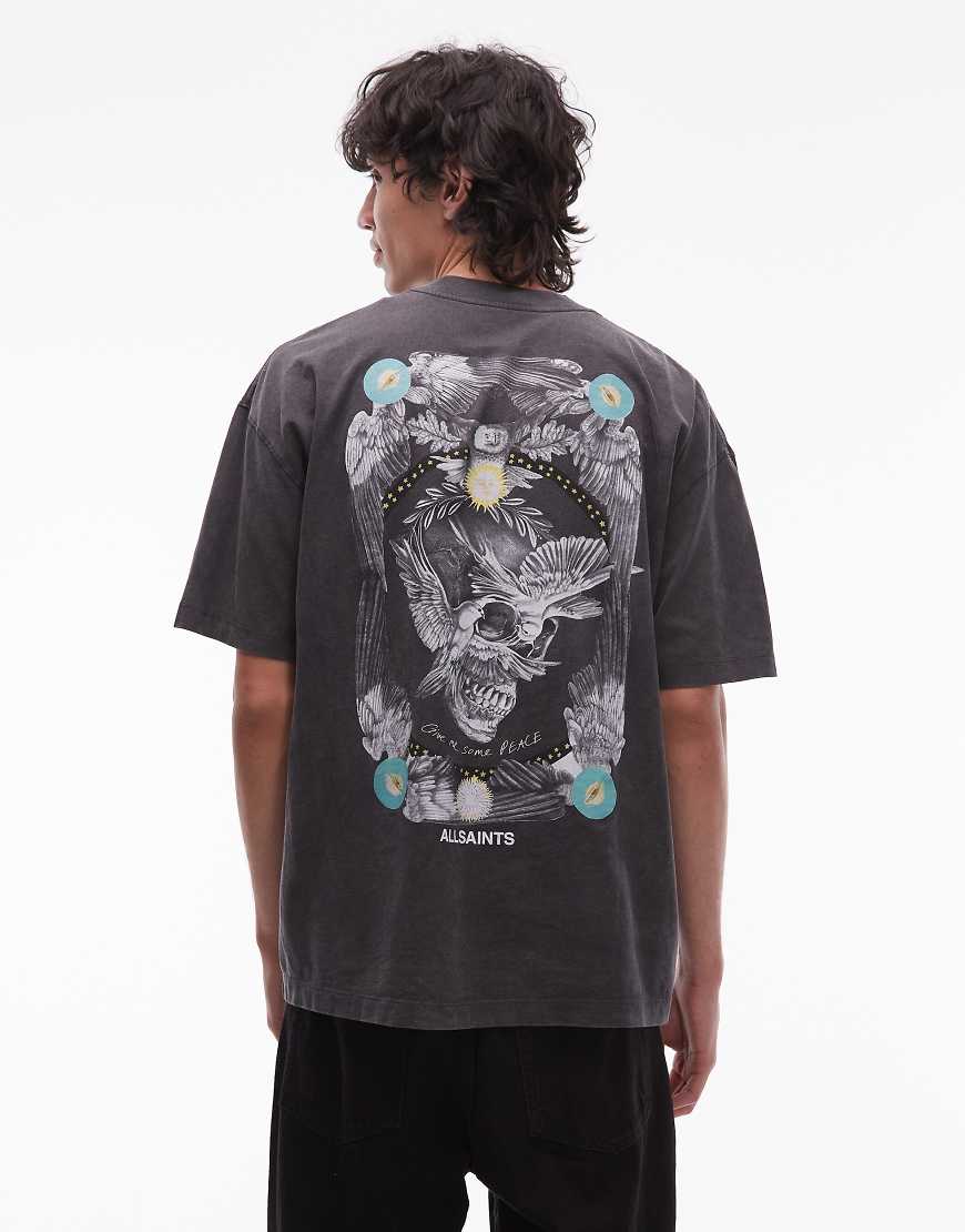 AllSaints - T-Shirt in verwaschenem Schwarz mit Mysteries-Grafik von AllSaints