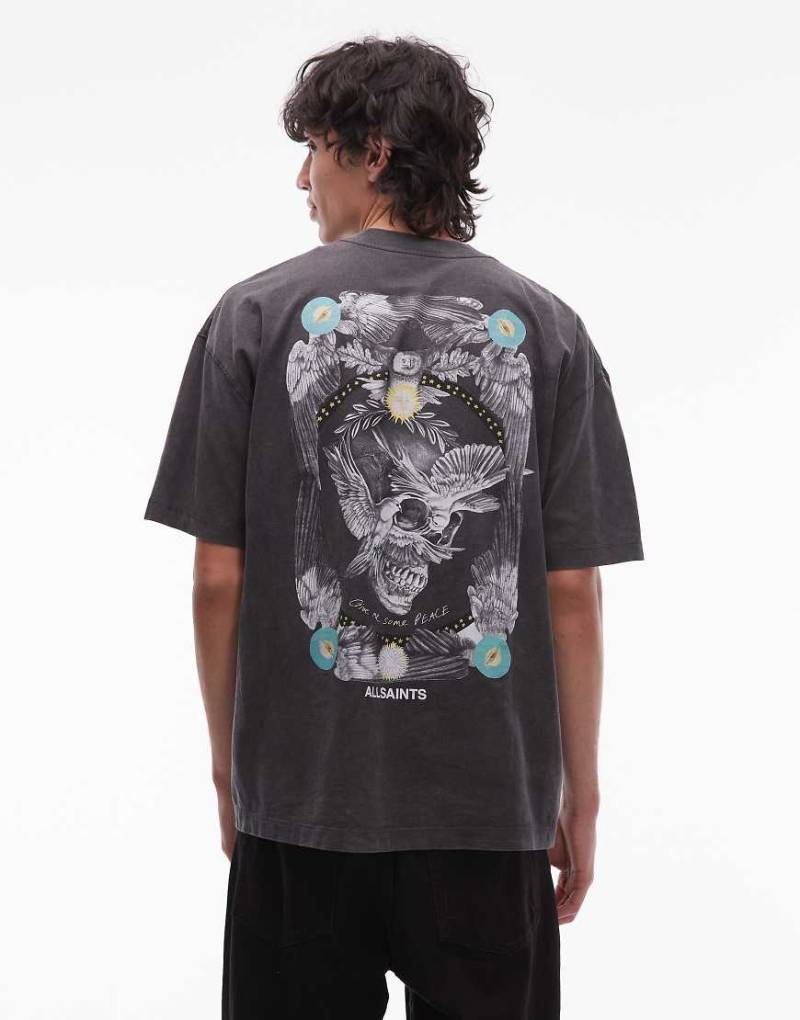 AllSaints - T-Shirt in verwaschenem Schwarz mit Mysteries-Grafik von AllSaints