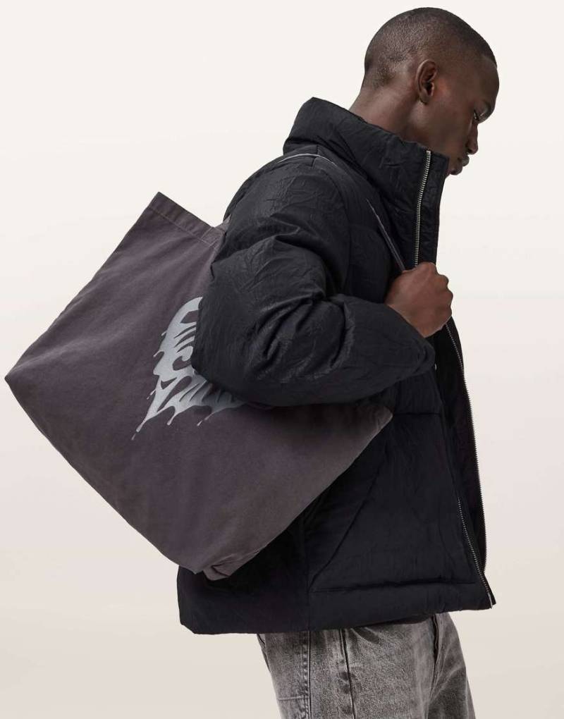 AllSaints - Tripp - Tragetasche in verwaschenem Schwarz von AllSaints