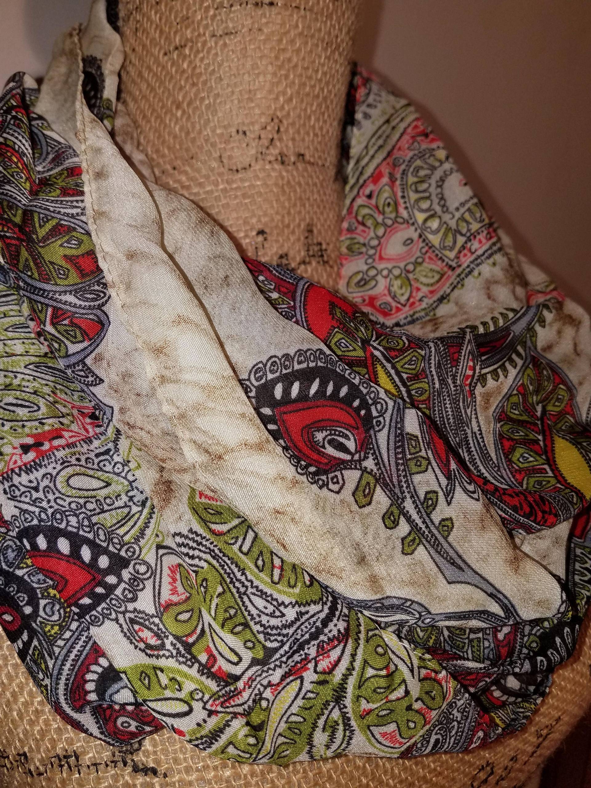 Schöne Weiche Pfau Schlangenhaut Entwurf Polyester Schal Schöne Weiche Pfau Schlangenhaut Entwurf Polyester Schal von AllScarvedUp