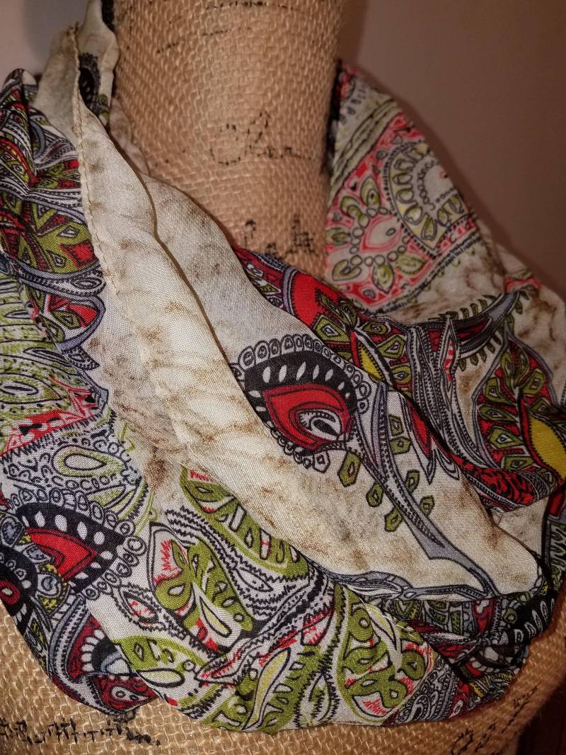 Schöne Weiche Pfau Schlangenhaut Entwurf Polyester Schal Schöne Weiche Pfau Schlangenhaut Entwurf Polyester Schal von AllScarvedUp