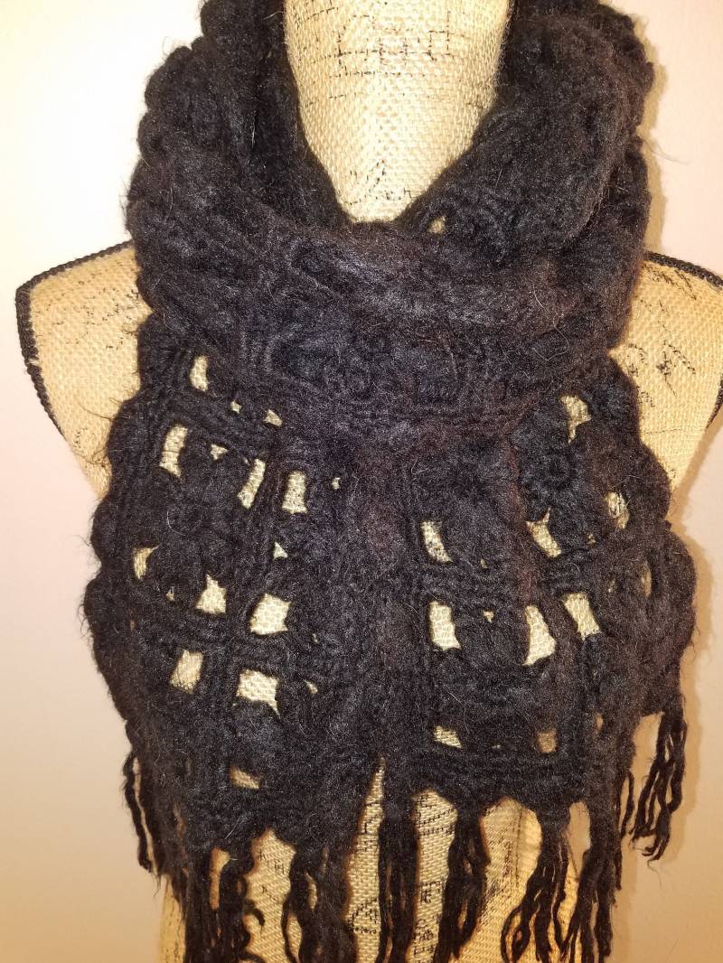 Schwarz Gehäkelt, New Yorker Firma Acryl Lange Weiche Kuschelige Schal, Wickeln Oder Schal von AllScarvedUp
