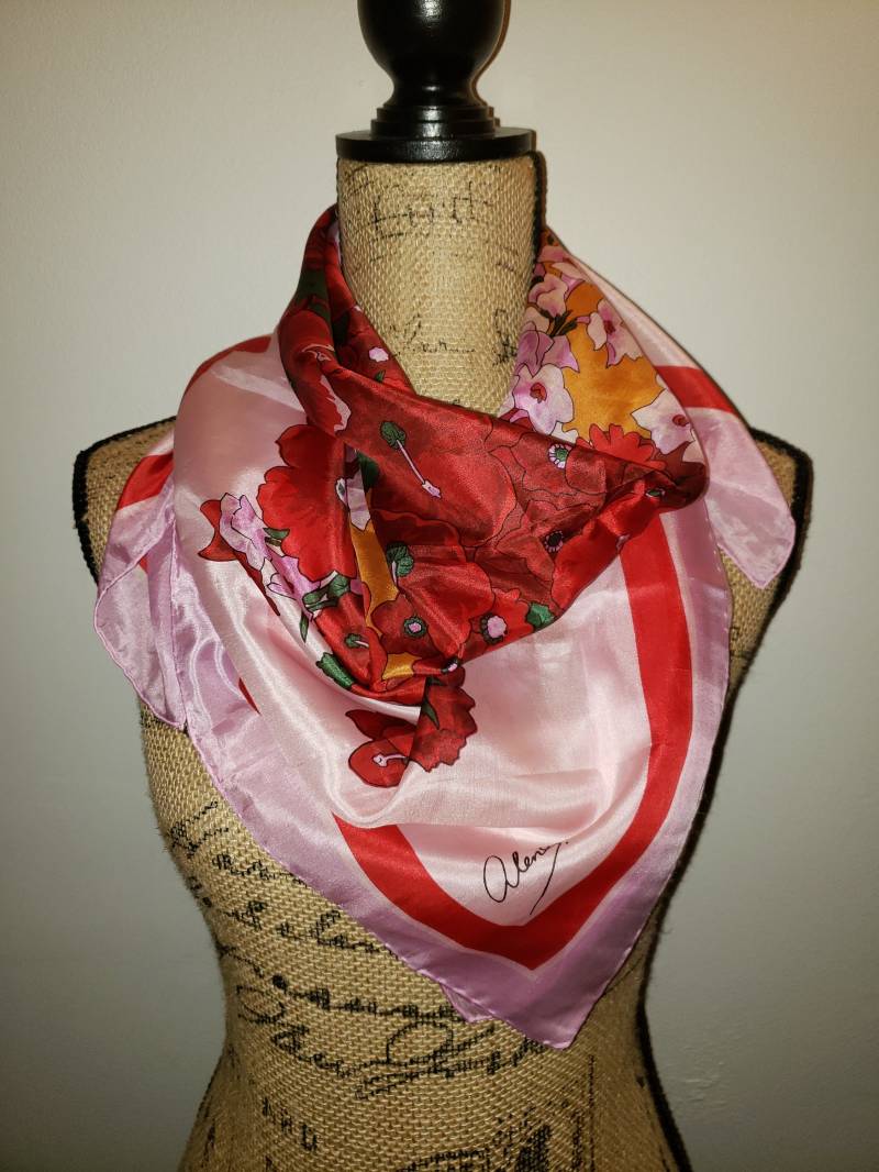 Sidia Handgemachte 100% Seide Blumen Rosa Und Rot Schal Sidia Handgemachte 100% Seide Blumen Rosa Und Rot Schal von AllScarvedUp