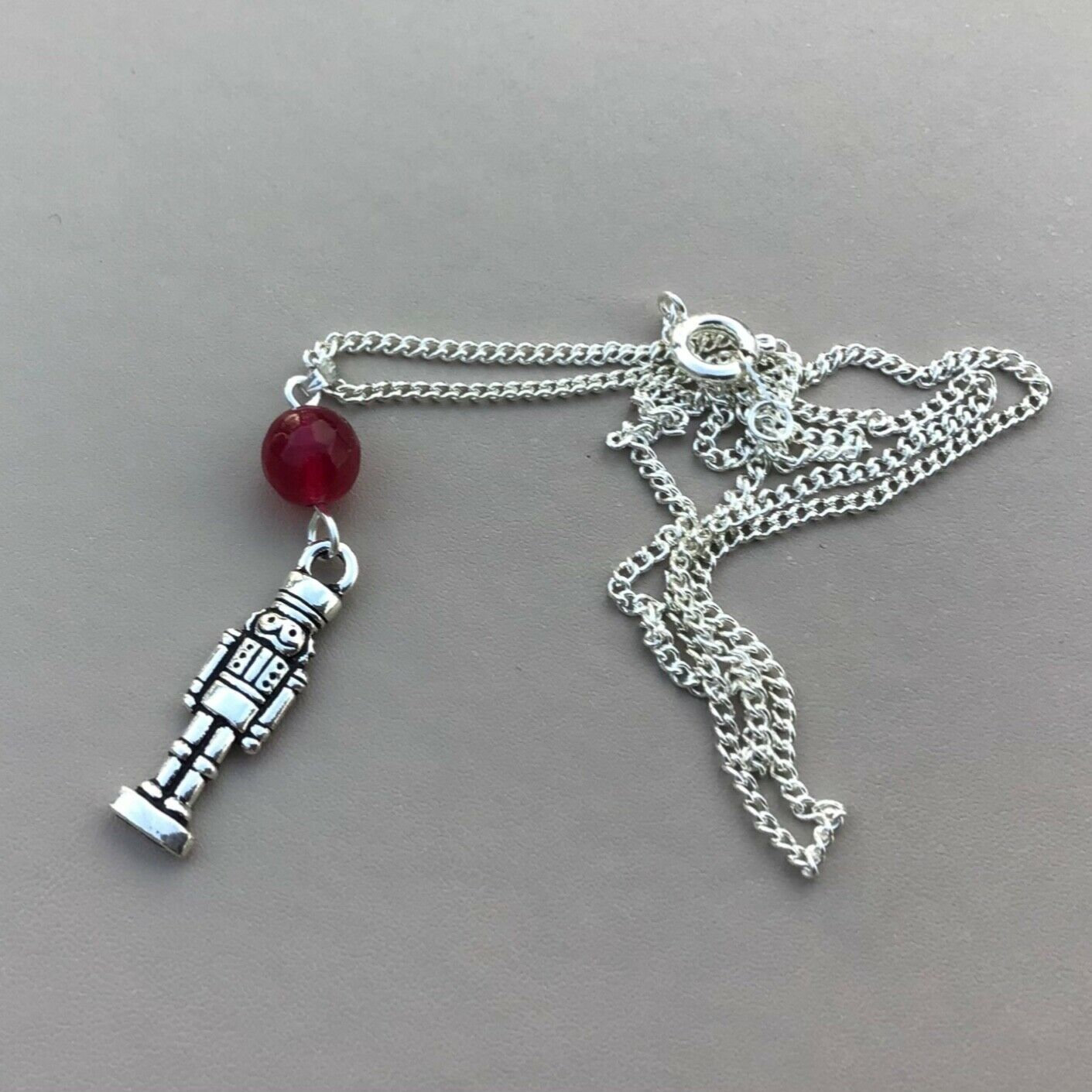 Jade Nussknacker Anhänger Jade Nussknacker Anhänger von AllThatGlistersGifts