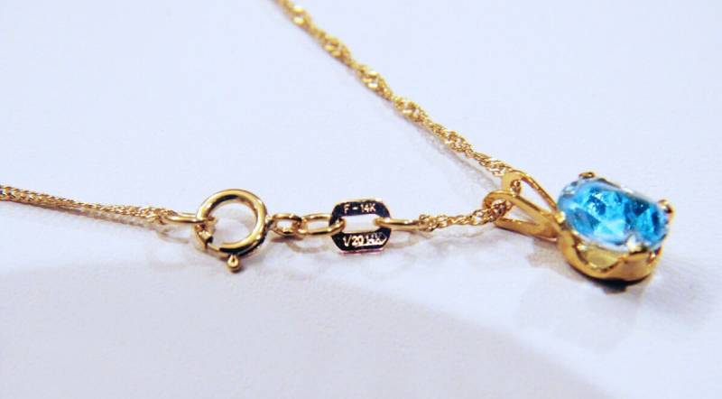 Blue Topaz Anhänger Halskette, Aaa+ Grade, 7x5mm Oval Natural, 14K Gold Filled Halskette Mit 16" Langen 1, 0mm Singapur Kette von AllThatJazzJewelryCG
