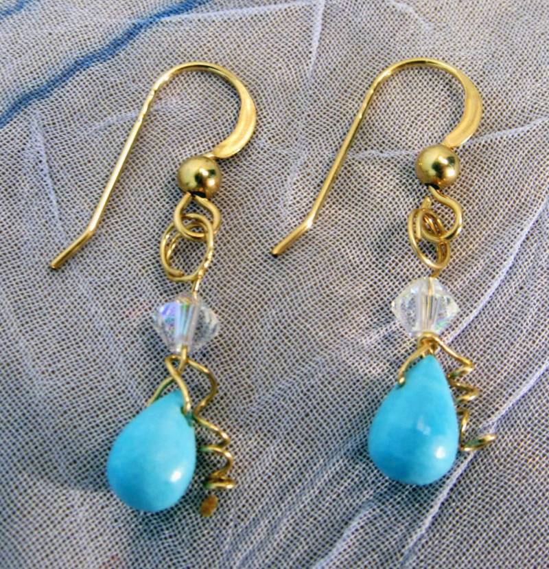 Dornröschen Türkis, 14K Gold Filled Ohrringe, Ab Swarovski Kristalle, 1/2" Drop Dangle, Türkis Schmuck, Ohrringe von AllThatJazzJewelryCG