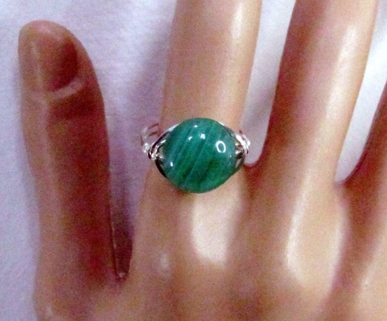 Grüner Quarz, Sterling Silber Draht Wickelring, Gestreifter Quarz Ring, Ring von AllThatJazzJewelryCG