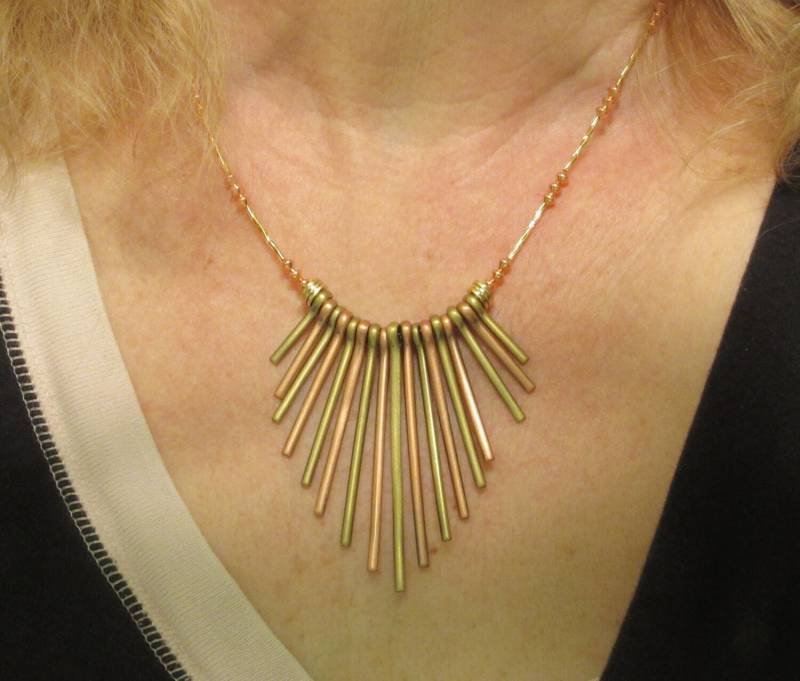 Kupfer & Messing 17 Stück Abgestufte Fächer Halskette, Boho Schmuck, Halskette, , Fokal Und von AllThatJazzJewelryCG