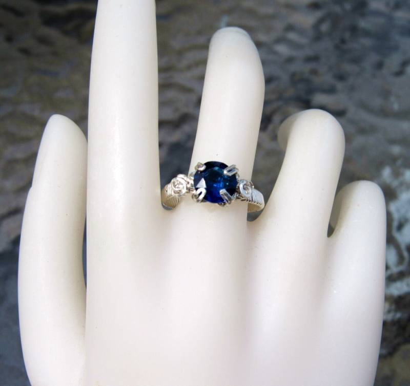 Saphir Ring, Sterling Silber Draht Gewickelt Ring, 6-8mm Zirkonia, Jede Größe, Geburtsstein Schmuck, September von AllThatJazzJewelryCG