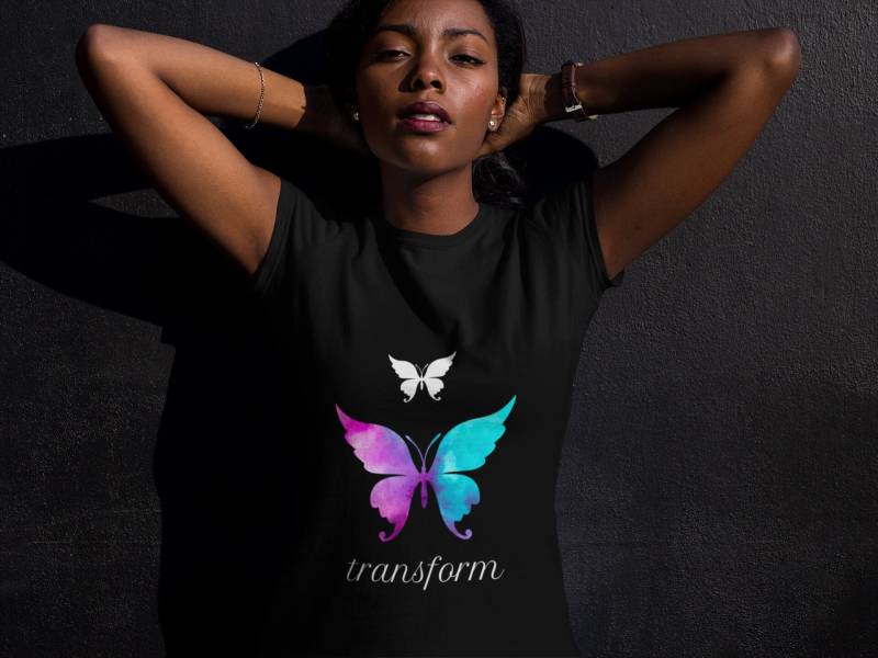 Verwandeln Sie Schmetterlinge Motivierend Shirt von AllTheTee