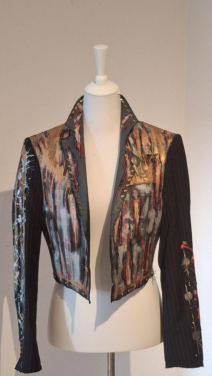 Avant-Garde Designer Blazer With Raw Edges & Painted Details Catwalk Look von AllaKovtun