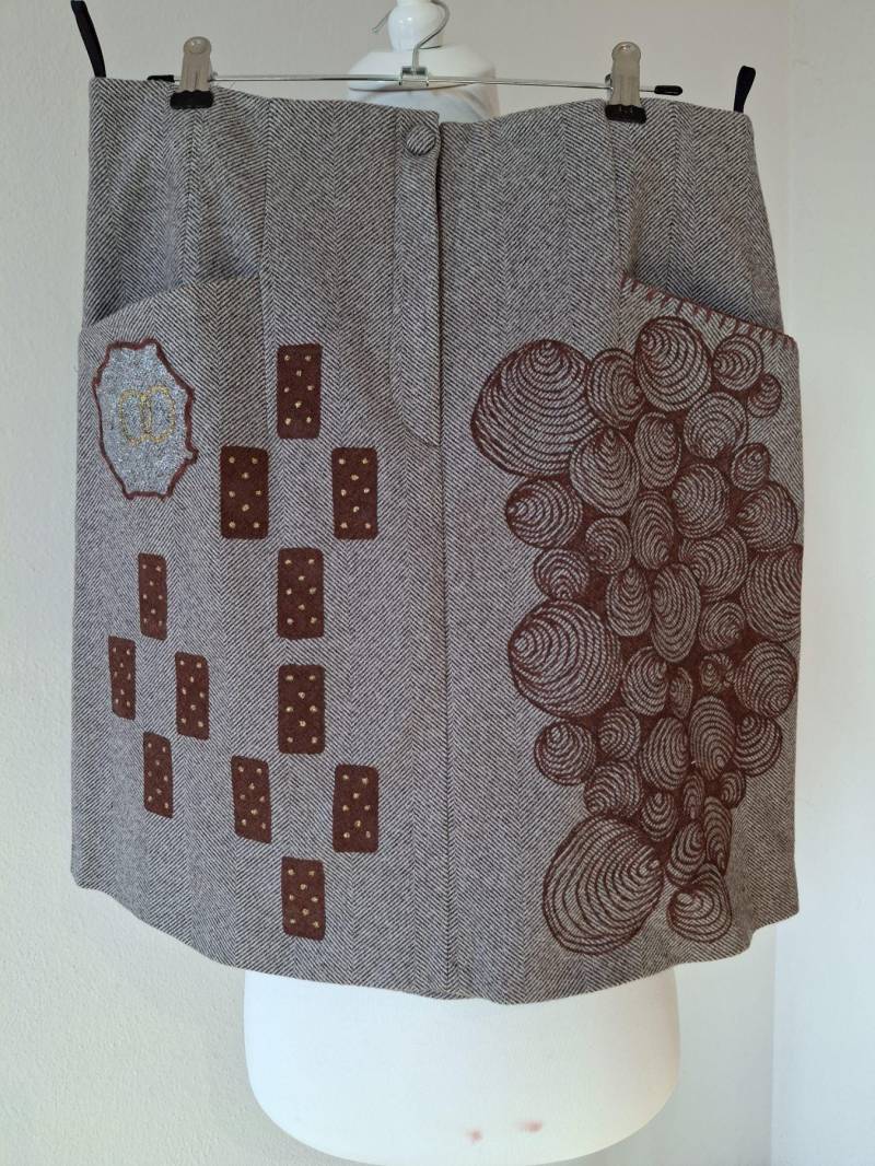 Wool Skirt With Pattern & Embroidery von AllaKovtun