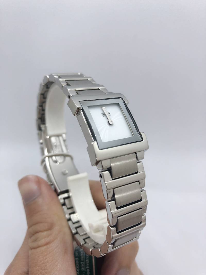 Citizen L Watch With Square Face von AlleghenyDiamondMine