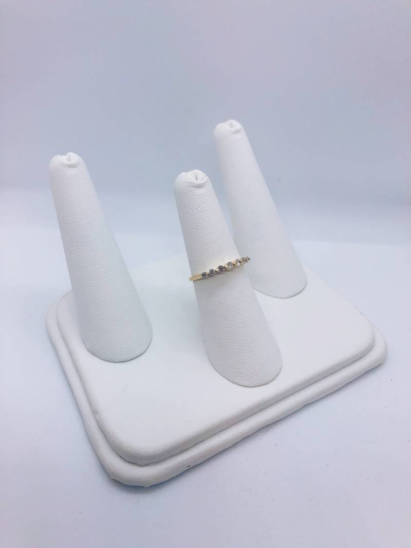 Custom 14Kt-Yg Seven Stone Diamant Stapelring von AlleghenyDiamondMine