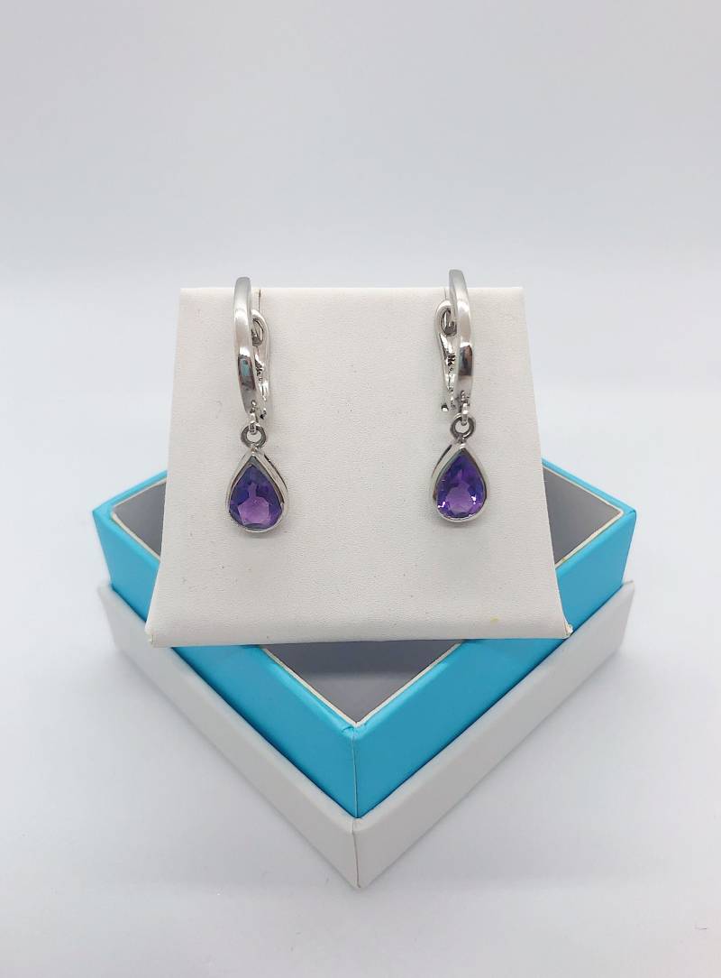 Custom Amethyst Omegaback Pear Shaped Edelstein Ohrringe Mit 925 Sterling Silber von AlleghenyDiamondMine