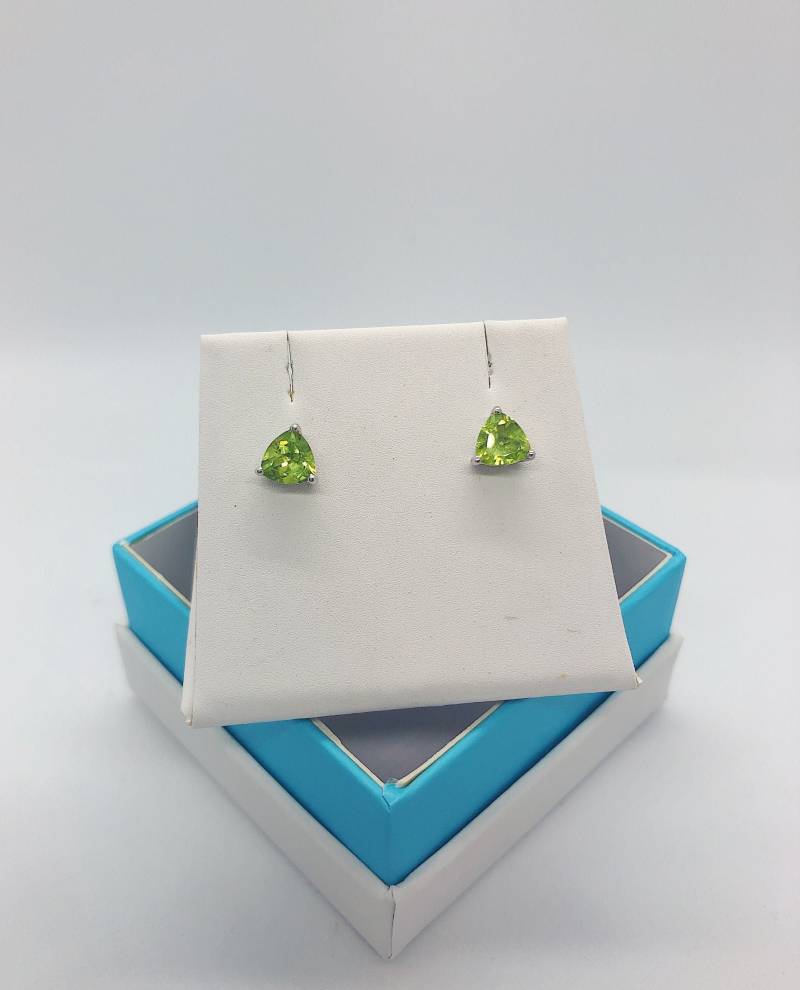Custom Billionenförmige Peridot Ohrstecker Aus 925 Sterling Silber von AlleghenyDiamondMine