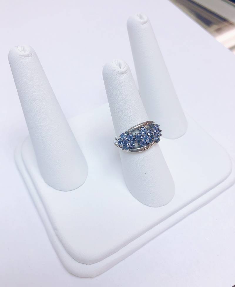 Custom Damen Sterling Silber Tansanit Drei Blumen Ring Custom Damen Sterling Silber Tansanit Drei Blumen Ring von AlleghenyDiamondMine