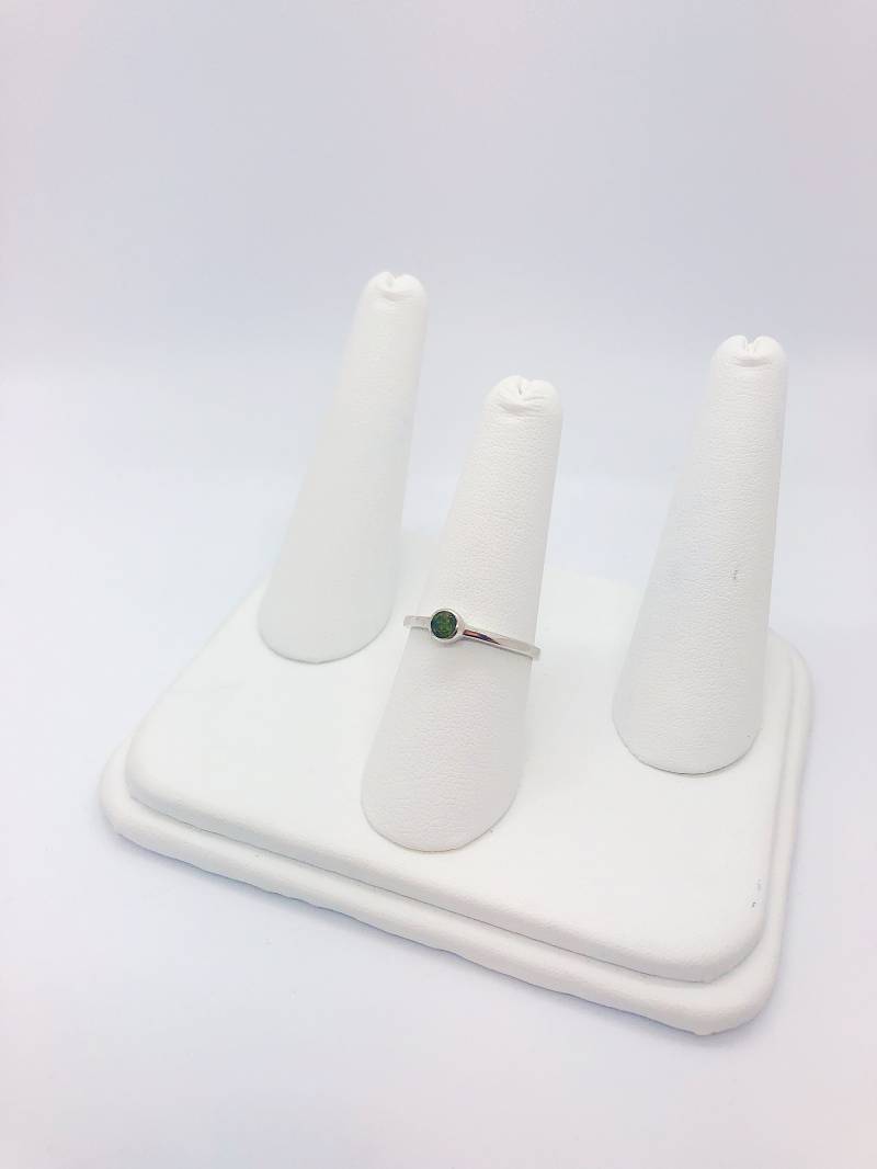 Custom Grüner Turmalin Solitare Ring Aus Sterling Silber von AlleghenyDiamondMine