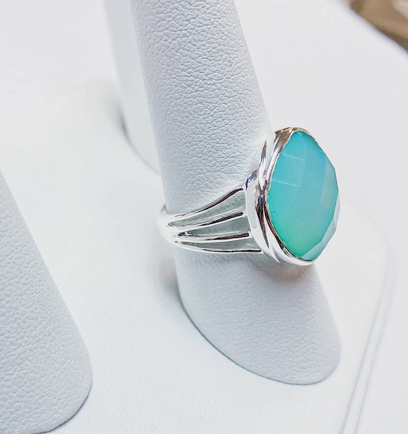 Handgemachter Aquafarbener Chalcedon Karo Schliff Ovaler Ring von AlleghenyDiamondMine