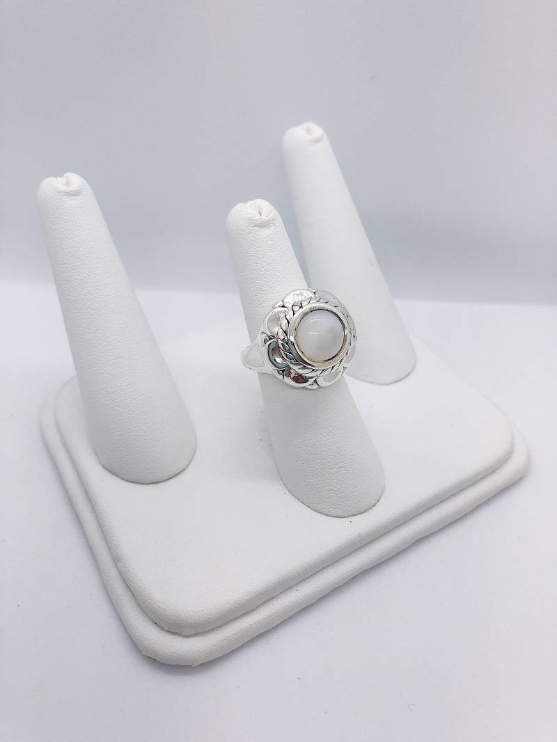 Perlmutt Ring Mit Floralen Details in Sterling Silber von AlleghenyDiamondMine