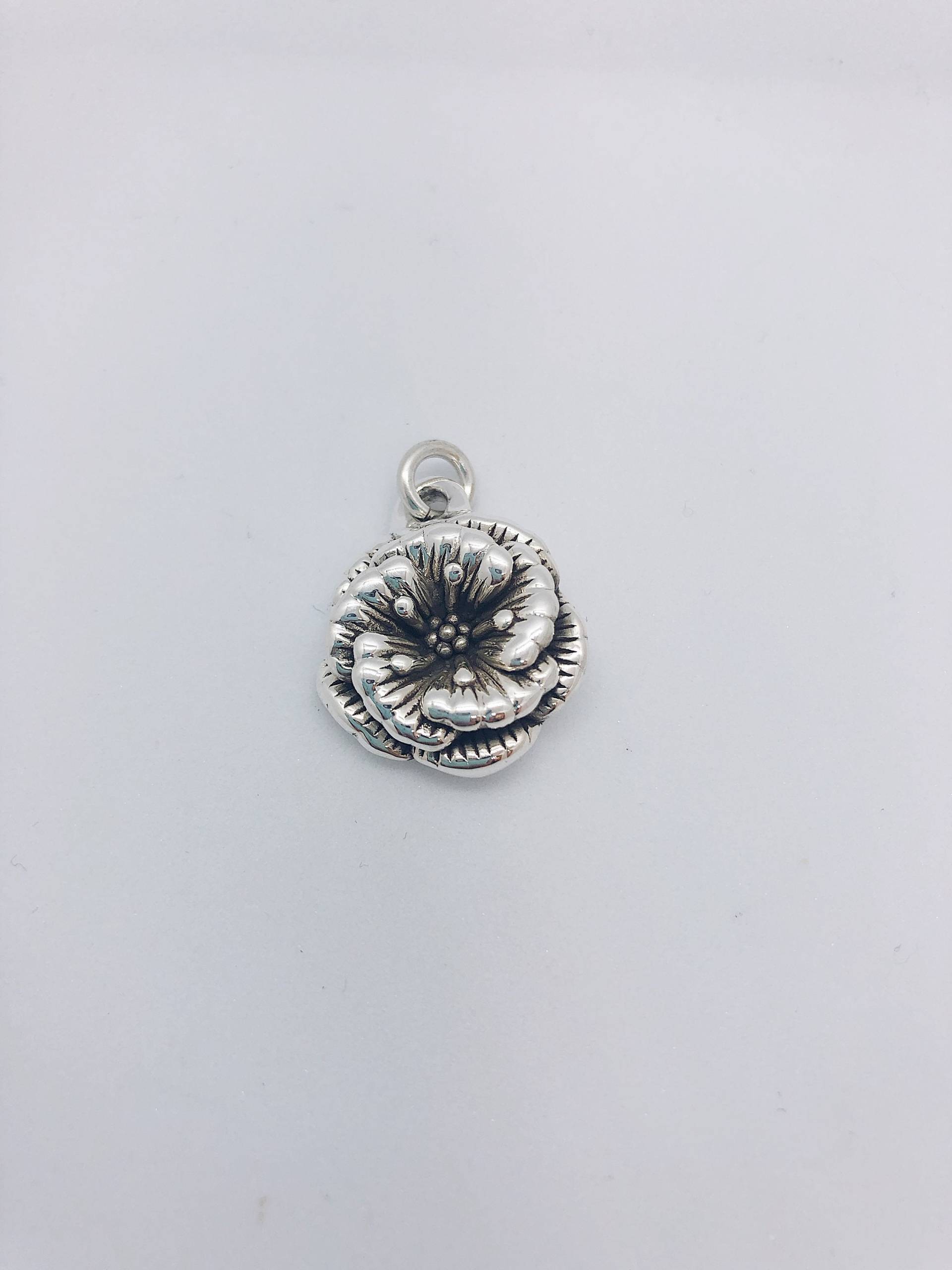 Sterling Silber Floral Pendant Style #13 von AlleghenyDiamondMine