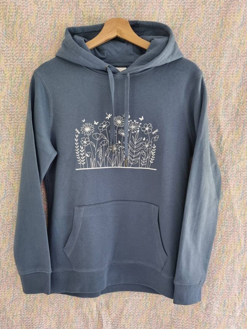 Goldliesel Hoddie Damen Blumenwiese Hellblau von AllerleiLeben