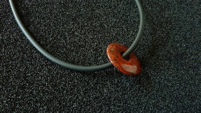 Sportliche Kette, Donut -Roter Jaspis U. Kautschuk Sportliche Kette, Donut -Roter Jaspis U. Kautschuk von AllesSoSchoen