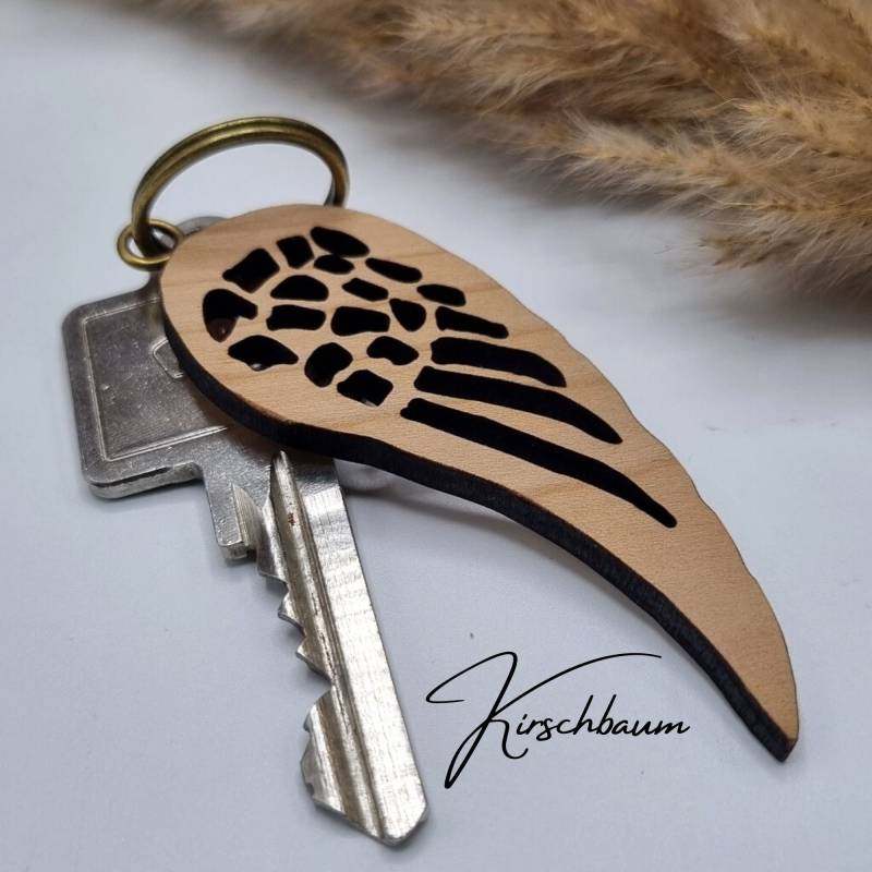 Schlüsselanhänger Engelsflügel | Massivholz Kirsch - Oder Nussbaum von AllesaufAnfang