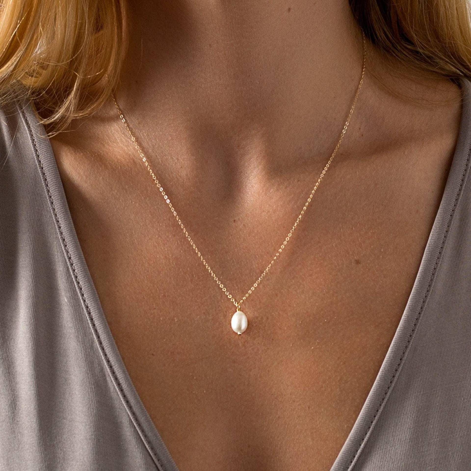 Süßwasser Perlenkette Zierliche 14K Gold Filled Kette, Brautjungfer Geschenk Süßwasser Perlenkette Zierliche 14K Gold Filled Kette, Brautjungfer Geschenk von Alleu