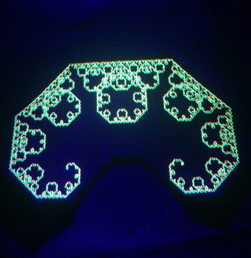 Großer Uv-Reaktiver Fraktal Aufnäher von AlleyKatGB