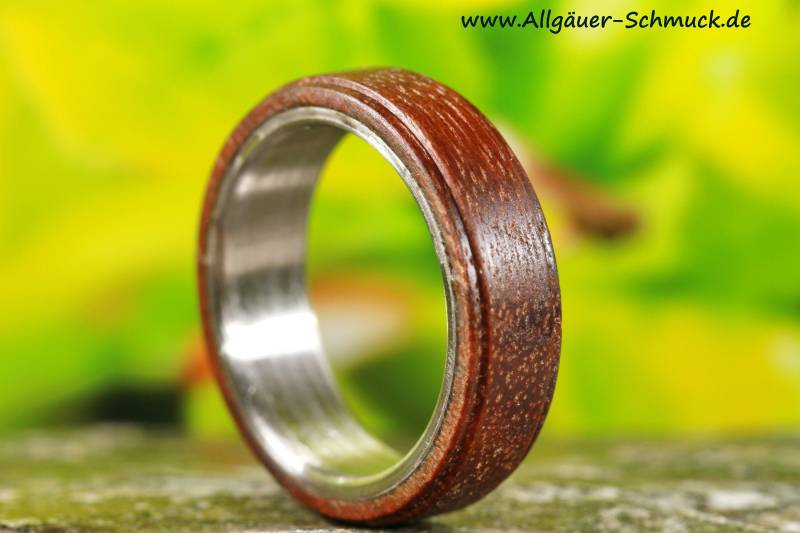 Ringe Ring Nussbaumholz Aus Holz Holzring Ehering Verlobungsring Freundschaftsring Handgefertigter Naturschmuck Hochzeitsringe Handmade von AllgaeuerHolzschmuck
