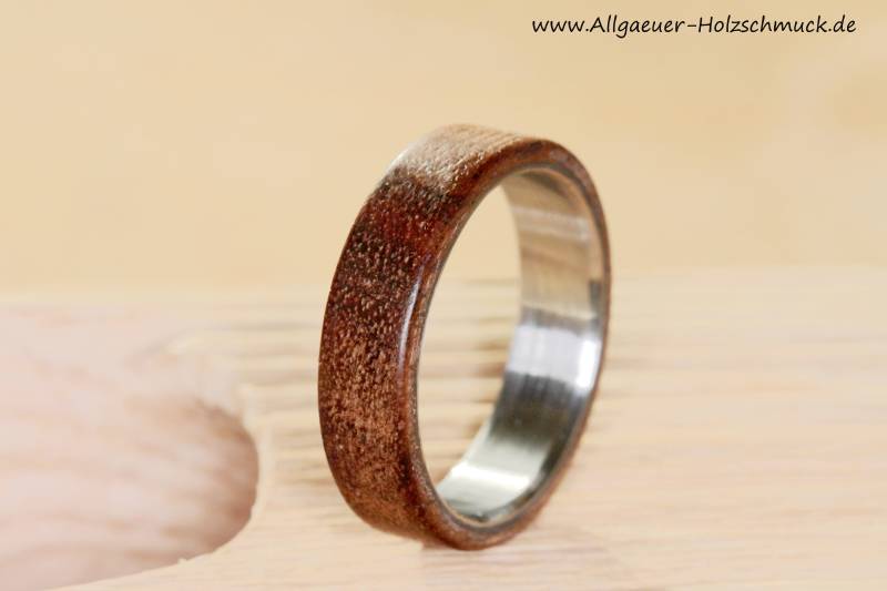 Ringe Ring Nussbaumholz Aus Holz Holzring Ehering Verlobungsring Freundschaftsring Handgefertigter Naturschmuck Hochzeitsringe Handmade von AllgaeuerHolzschmuck