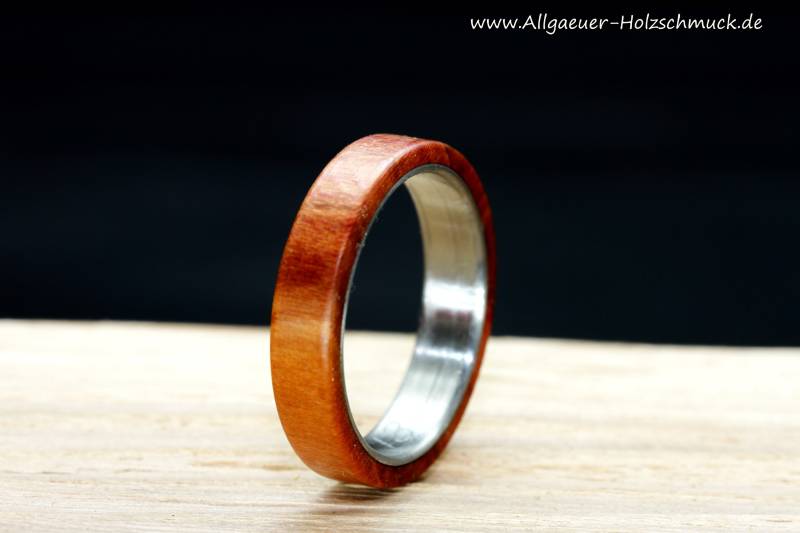 Zwetschgenholz Ring Aus Holz Holzring Ehering Verlobungsring Freundschaftsring Handgefertigter Naturschmuck Hochzeitsringe Handmade von AllgaeuerHolzschmuck