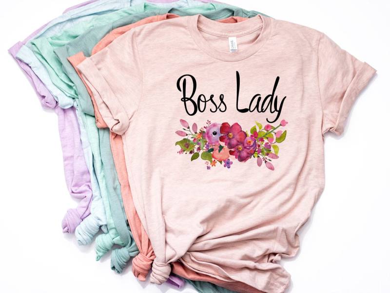 Boss Lady Shirt, Best Ever, Geschenk Für Chef, Bosses Day, Floral Lady, Geschenk, I'm The Boss, Bella Canvas - Artikel 6054 Boss Lady Shirt, Best Ever, Geschenk Für Chef, Bosses Day, Floral Lady, Geschenk, I'm The Boss, Bella Canvas - Artikel 6054 von AllinThePrint