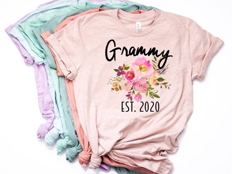 Grammy Shirt, Geschenk, T Tshirt, New Grammy, Schwangerschaft Reveal, Pastell Bella Canvas - Artikel 6028 Grammy Shirt, Geschenk, T Tshirt, New Grammy, Schwangerschaft Reveal, Pastell Bella Canvas - Artikel 6028 von AllinThePrint