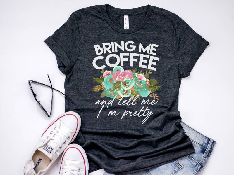 Lustiges Kaffee Shirt, Coffee T Tell Me I'm Pretty, Tshirt, Pastell Bella Canvas Unisex-Artikel 6192 Lustiges Kaffee Shirt, Coffee T Tell Me I'm Pretty, Tshirt, Pastell Bella Canvas Unisex-Artikel 6192 von AllinThePrint